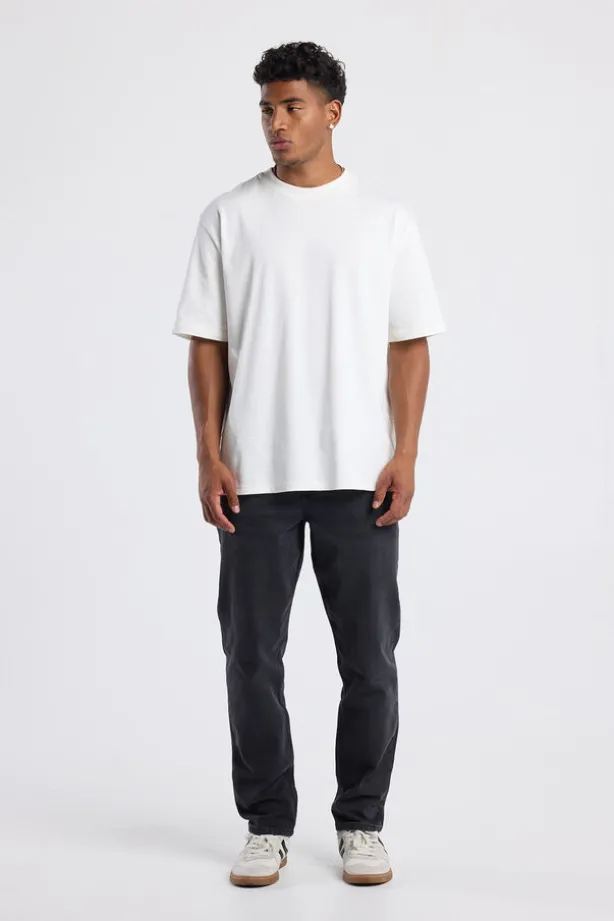 Jeans Delta Five-pocket jeans met een relaxed tapered fit
