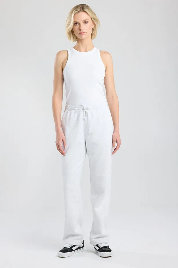 Joggingbroek Cara Sweatbroek met twee zijzakken heeft een tailleband met trekkoord