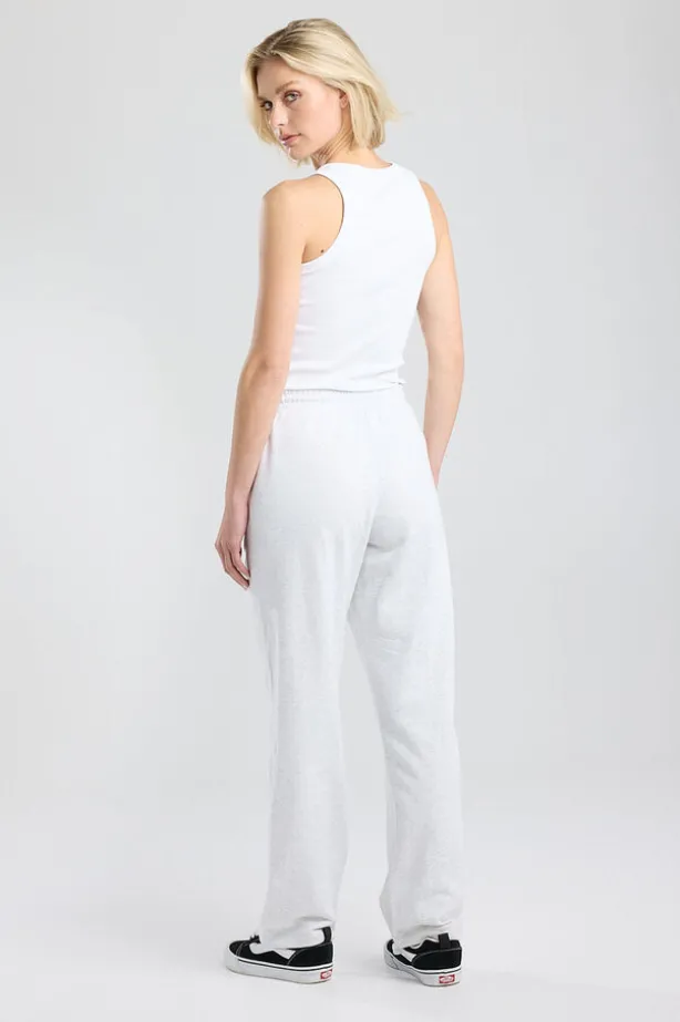 Joggingbroek Cara Sweatbroek met twee zijzakken heeft een tailleband met trekkoord