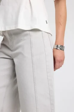 Short Nicolette short met loose fit en voorzakken