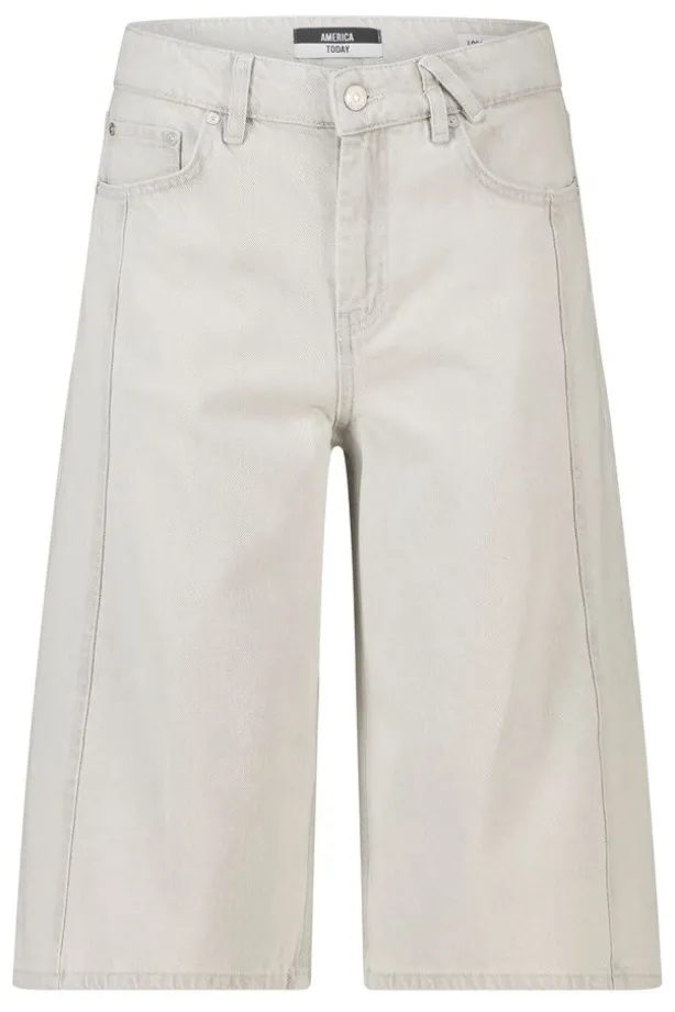 Short Nicolette short met loose fit en voorzakken