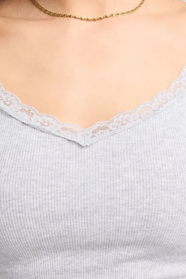 Singlet Grace Grace met een kanten V-halslijn