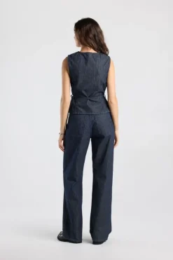 Sleeveless top Iona Wikkeltop met V-hals