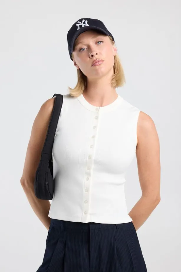 Top Gwenn mouwloze top met ribstof en knoopsluiting