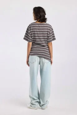 T-shirt Effie t-shirt met boothals en schuine zoom