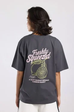 T-shirt Ellinor loose fit t-shirt met print op borst en rug