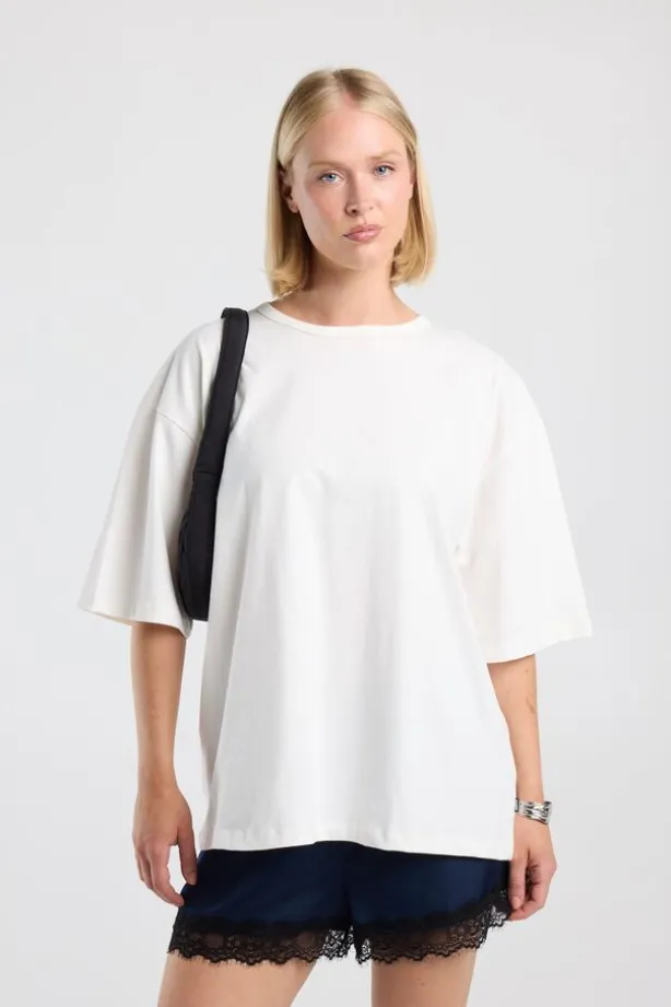 T-shirt Essa oversized T-shirt met borstborduring